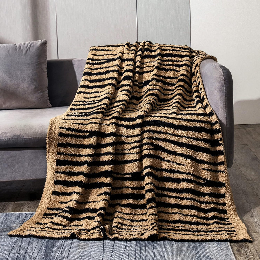 Chunky Knit Chenille Throw Blanket 50 x 60 A870013