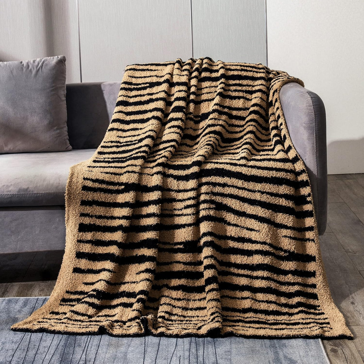 Chunky Knit Chenille Throw Blanket 50 x 60 A870013