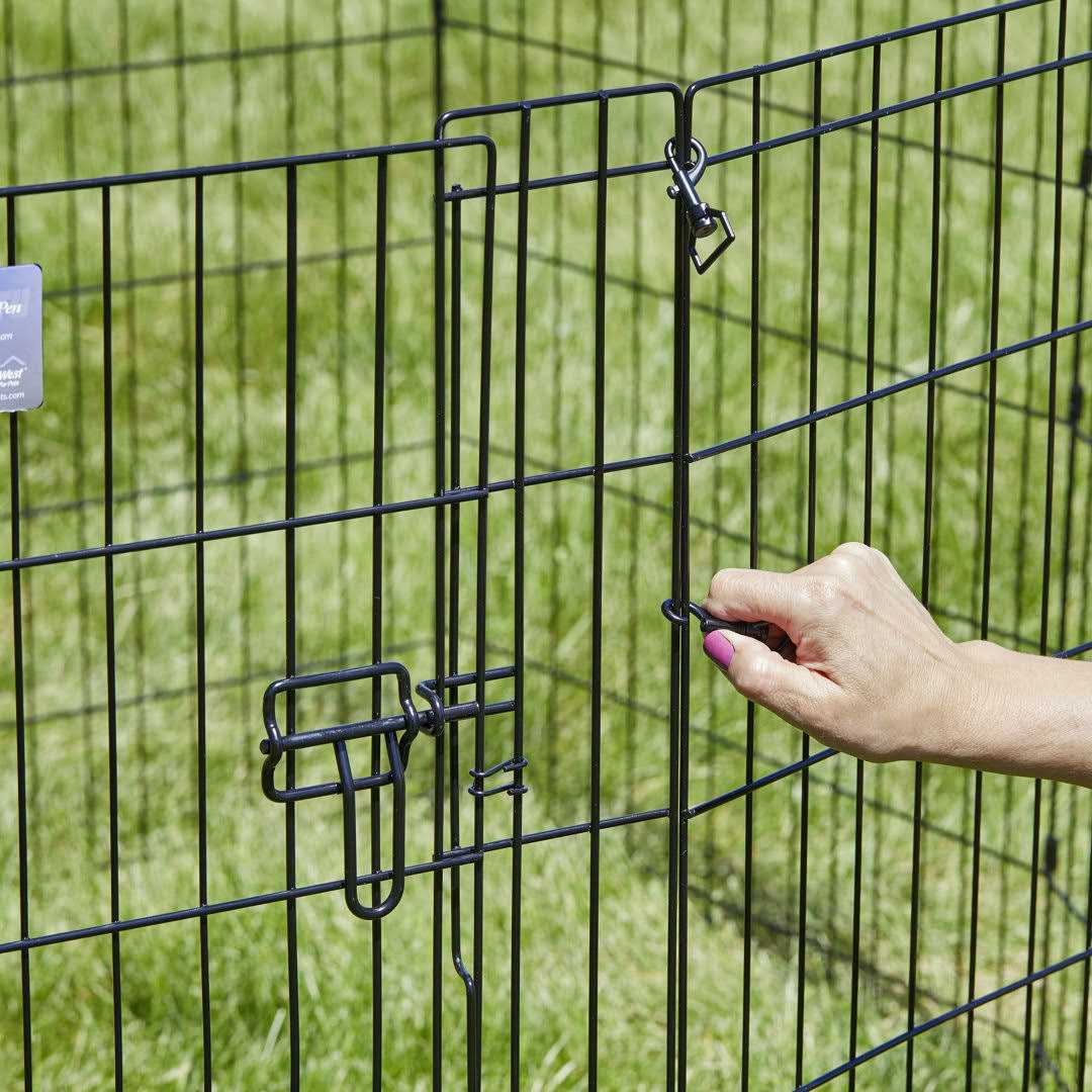 Black Exercise Pen with Door C883
