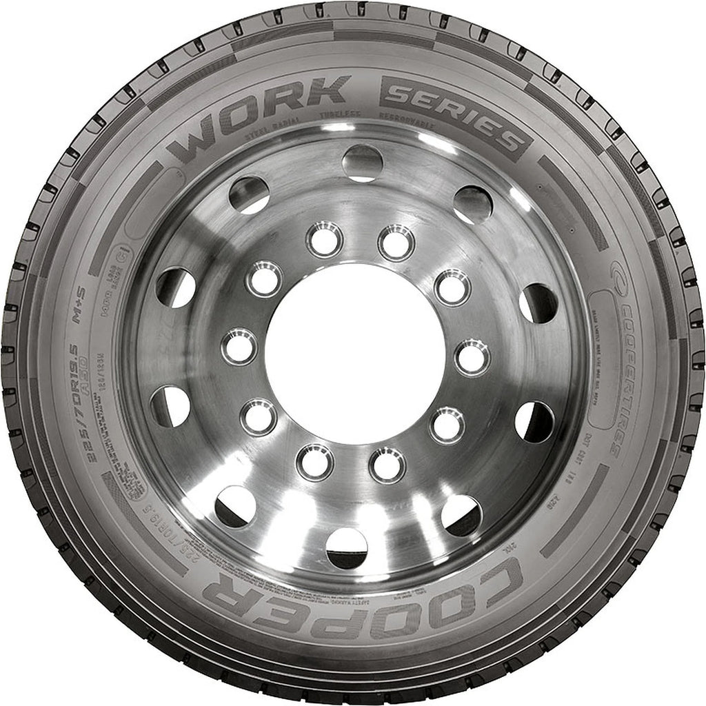 245/70R19.5 Commercial Tire B382393