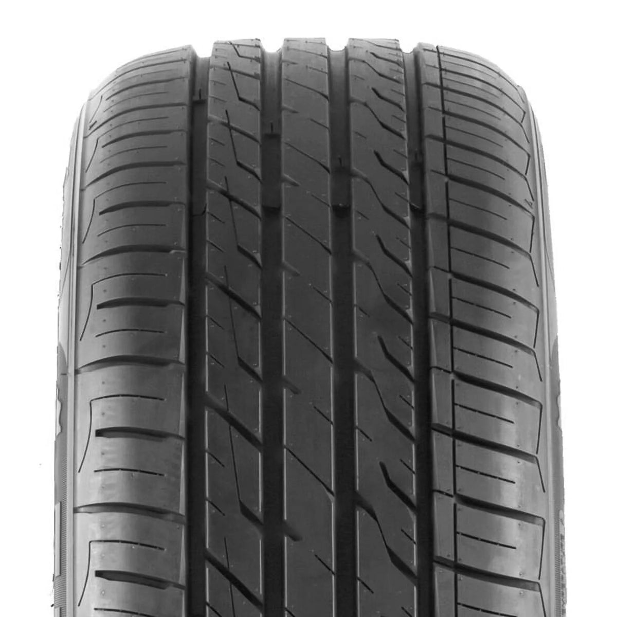 225/45R19 High Performance Tire M966885