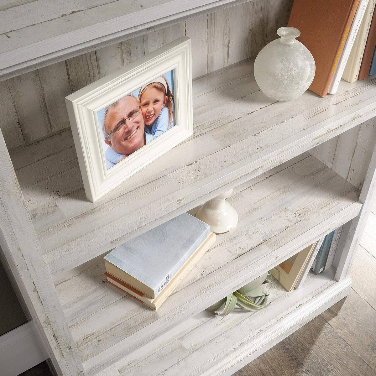 White Bookcase Y974