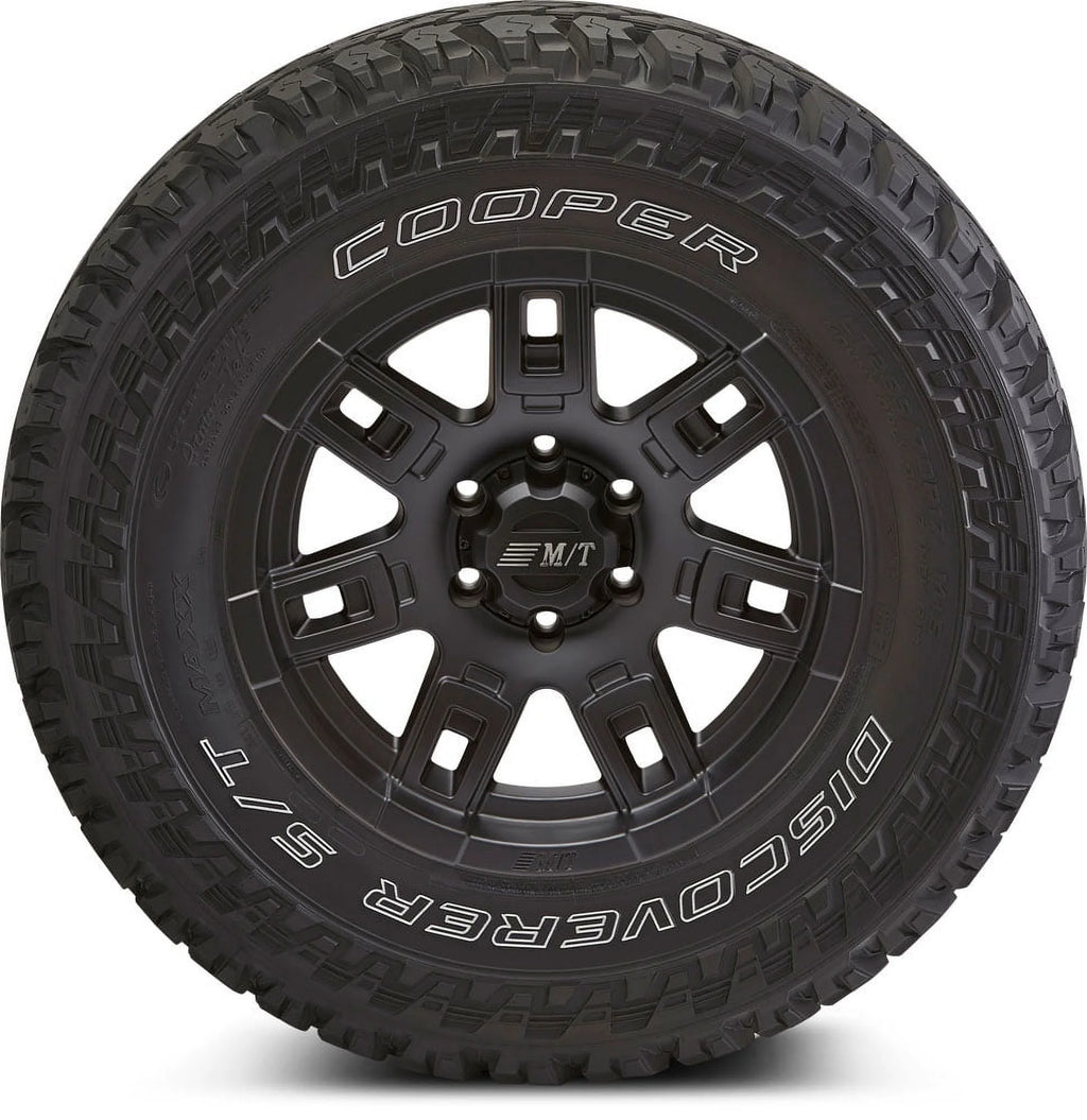 LT255/80R17/10 Cooper Discoverer S/T Maxx 121Q Tire O447