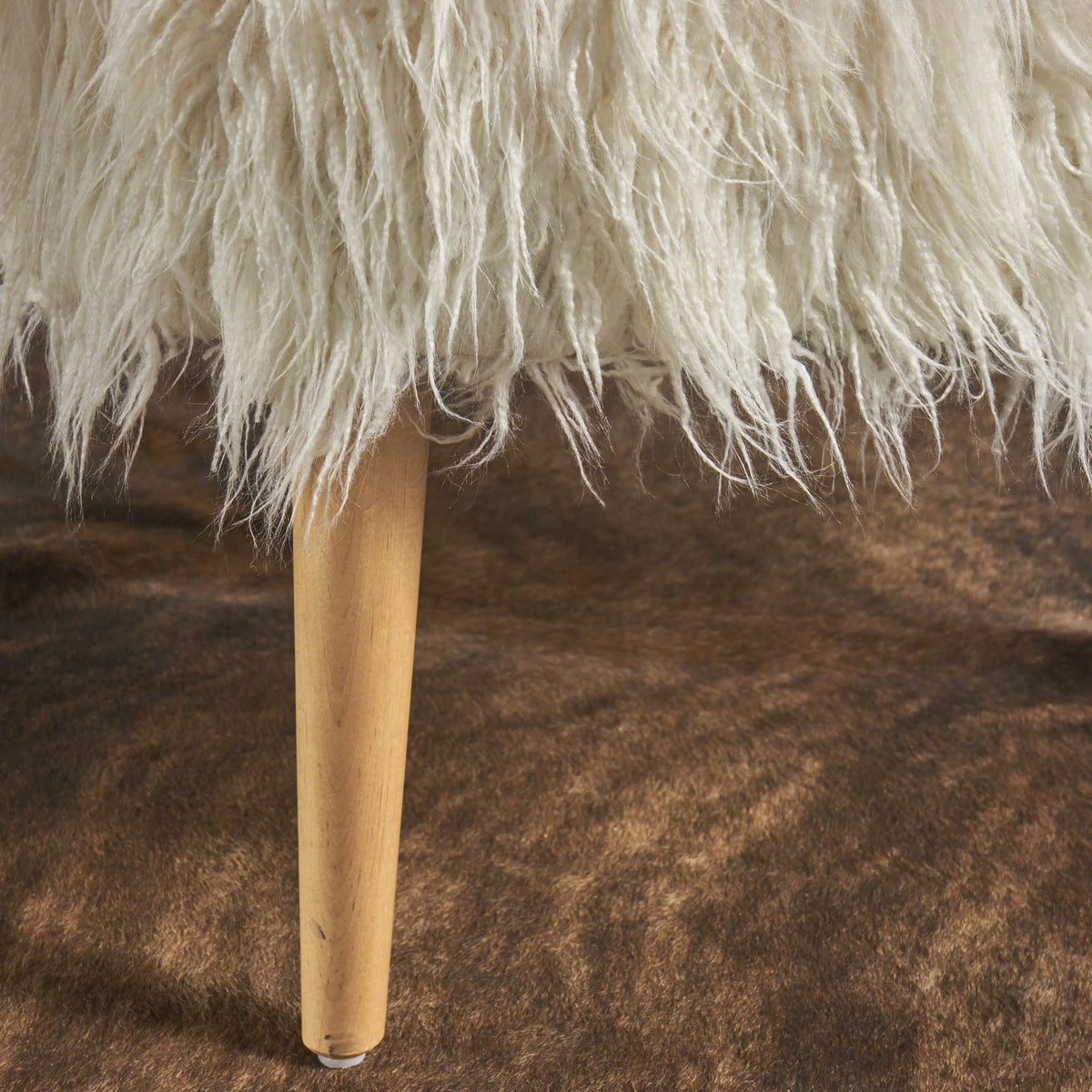 White Faux Fur Accent Chair J294